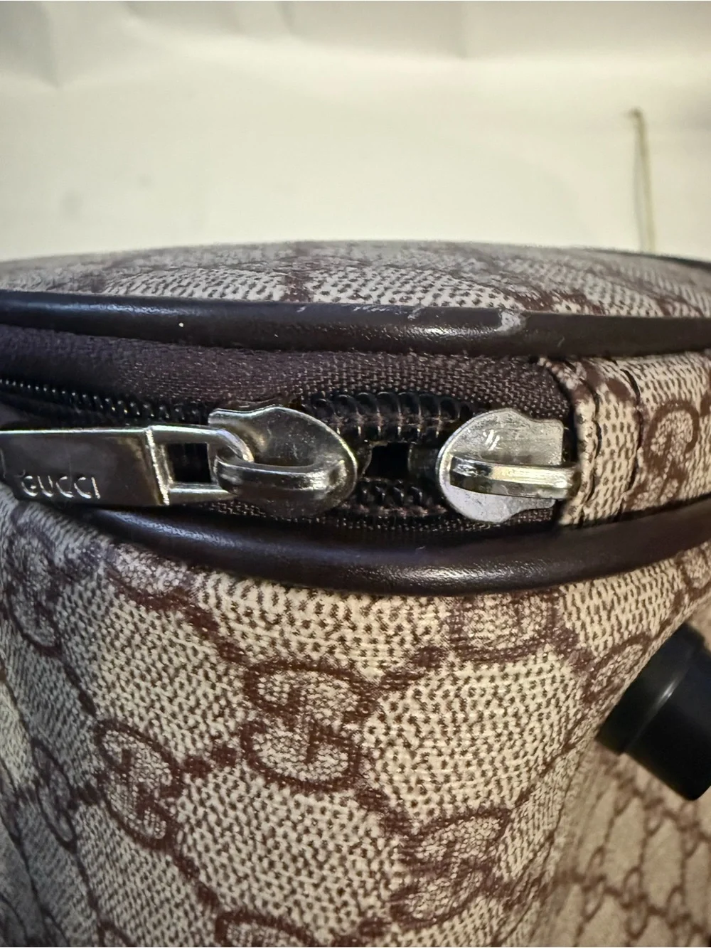 Vintage Gucci Web Striped Toiletry Bag Brown Trim Pre-owned